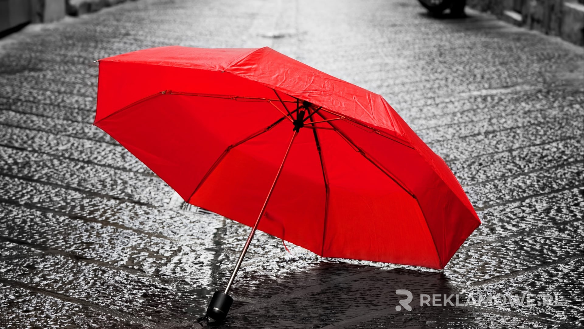 Parasol reklamowy z logo firmy