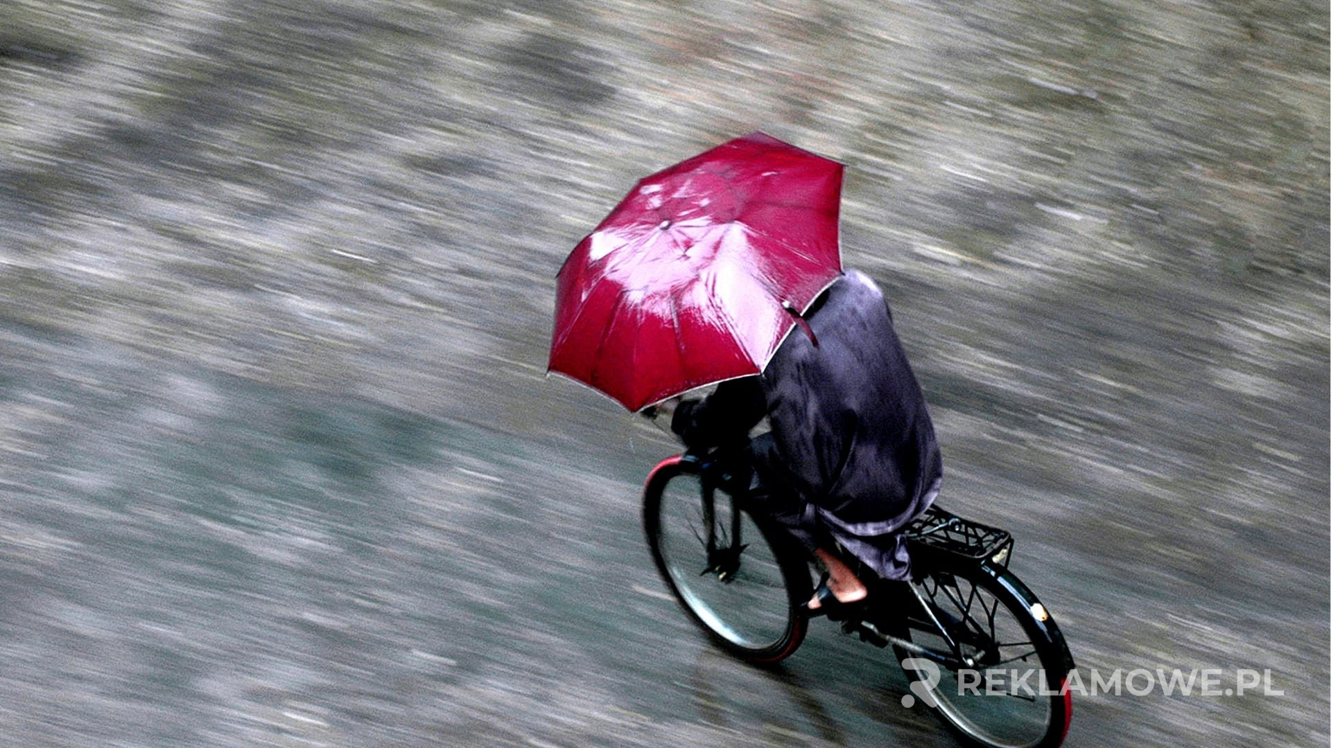 Parasol reklamowy z logo firmy