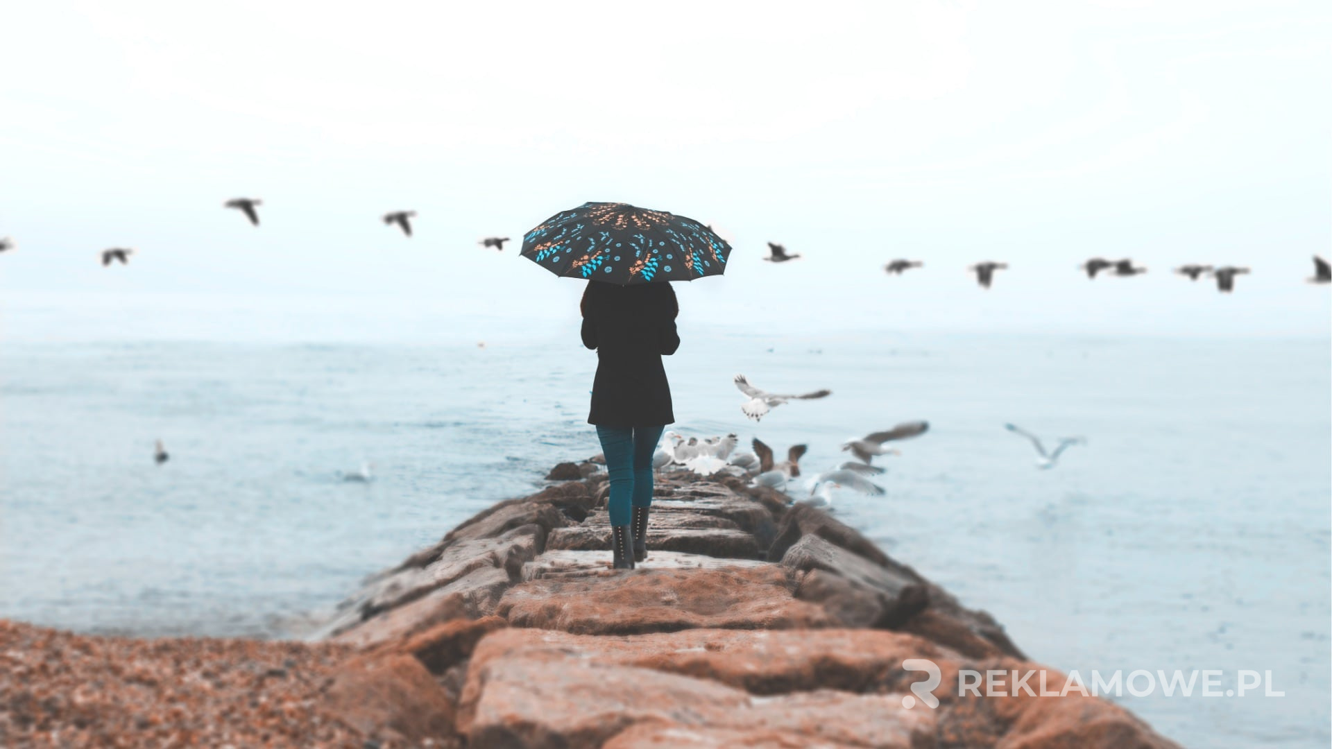 Personalizowany parasol reklamowy z nadrukiem firmowym
