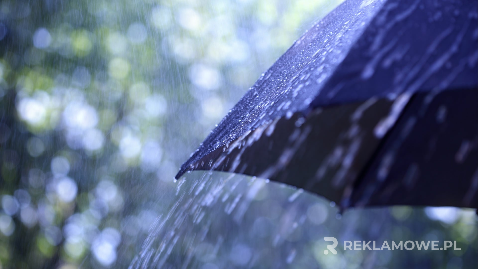 Parasol reklamowy z logo firmy