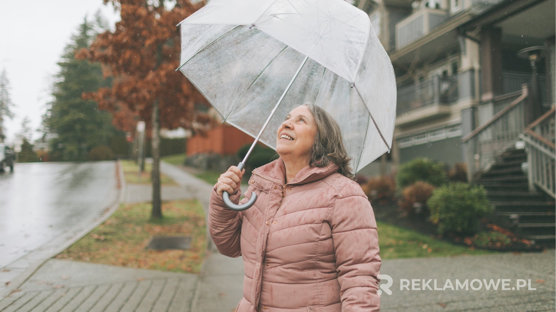 Kolorowe parasole reklamowe z różnorodnymi wzorami